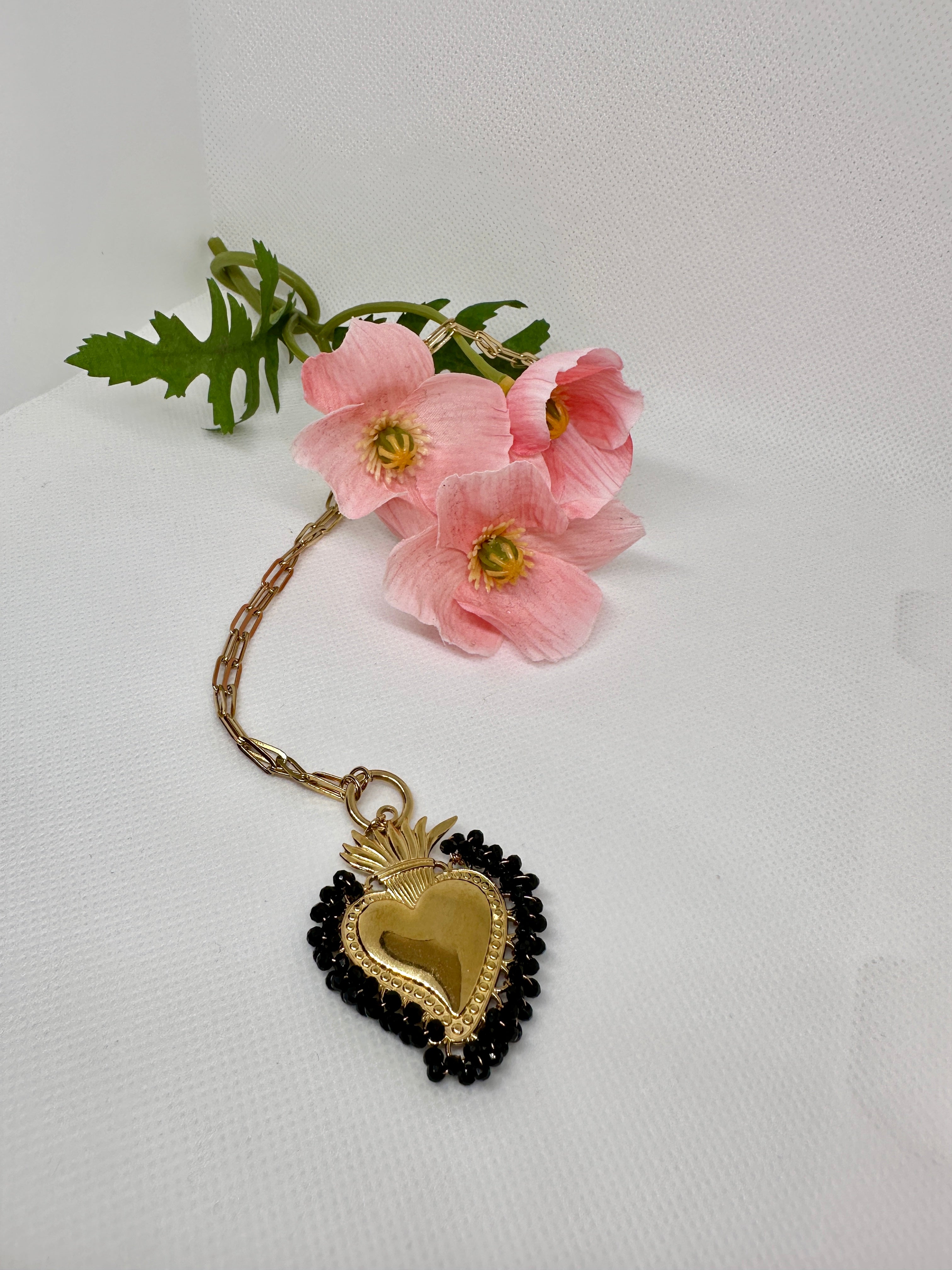 collana Cuore Sacro decorato con perline